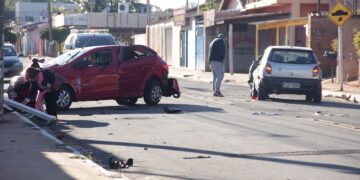 Acidente deixa três feridos na Júlio de Castilho