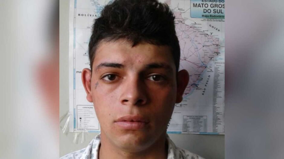 Polícia apreende adolescente envolvido em homicídio mas outros dois seguem foragidos