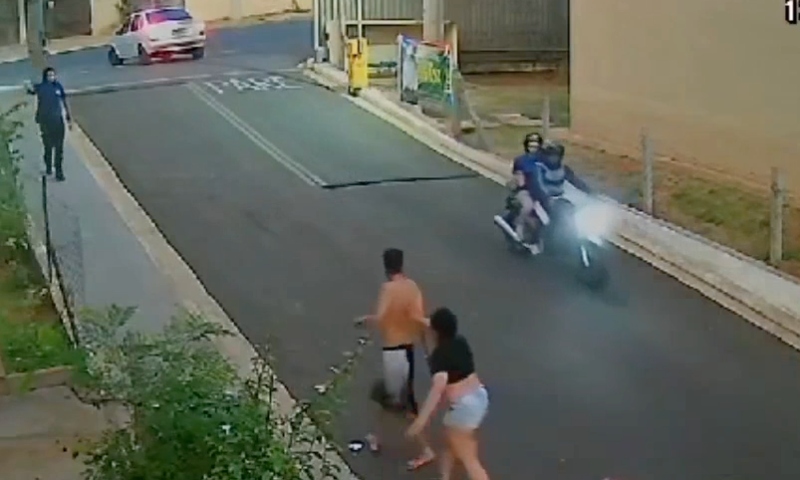 Motoboy é morto a facadas pelo namorado da ex-mulher