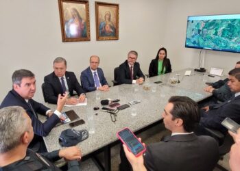 Riedel discute com Lula relatório sobre conflito fundiário e preocupação com narcotráfico na fronteira