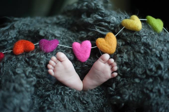 Mãe tenta matar bebê cardiopata afogada em MS