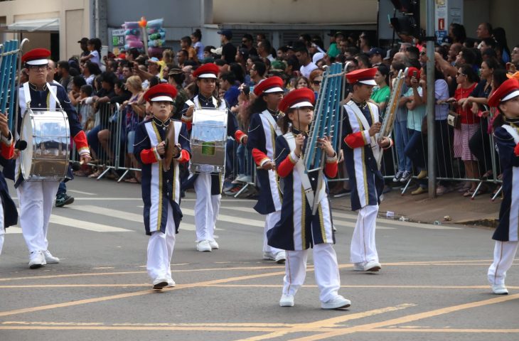 Revista à tropa abre desfile do 7 de setembro; evento tem público esperado de 10 mil pessoas