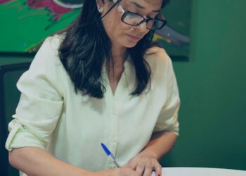 Garantir a educação: Compromisso de Rose Modesto com a proteção das infâncias