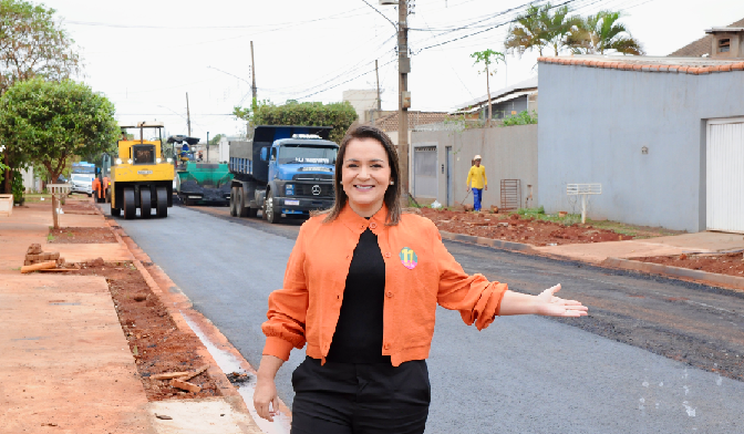 Prefeita Adriane Lopes destaca avanços em infraestrutura durante visita ao Jardim Itatiaia