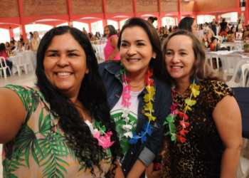 Adriane Lopes investirá na capacitação de professores e implementará plano de cargos para administrativos