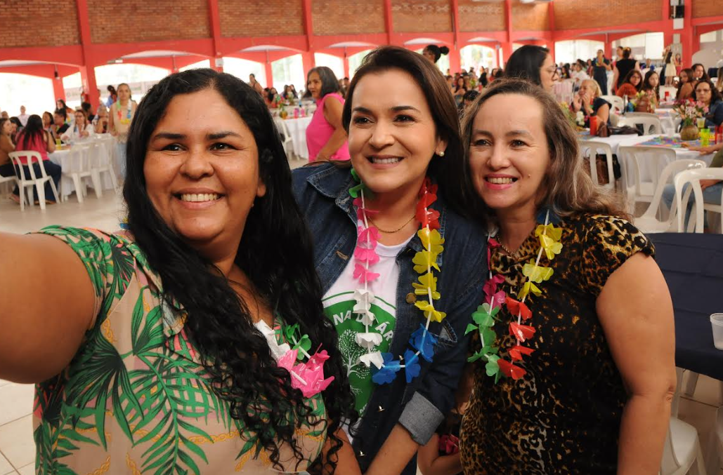 Adriane Lopes investirá na capacitação de professores e implementará plano de cargos para administrativos