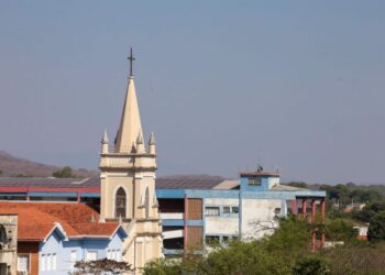 Com previsão de sol e tempo firme nesta terça-feira, céu segue acinzentado em Mato Grosso do Sul