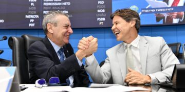 Governo sanciona lei de Paulo Corrêa que garante 2ª Via gratuita da identidade para pessoas em situação de rua