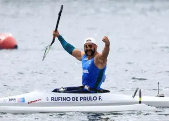 Fernando Rufino é ouro na paracanoagem na Paralimpíada de Paris