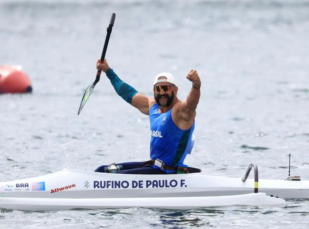 Fernando Rufino é ouro na paracanoagem na Paralimpíada de Paris