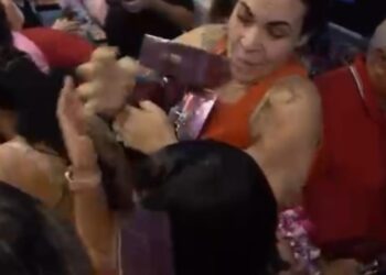 Na black friday do PY, comerciante literalmente briga por melhores preços para clientes brasileiras e vira meme