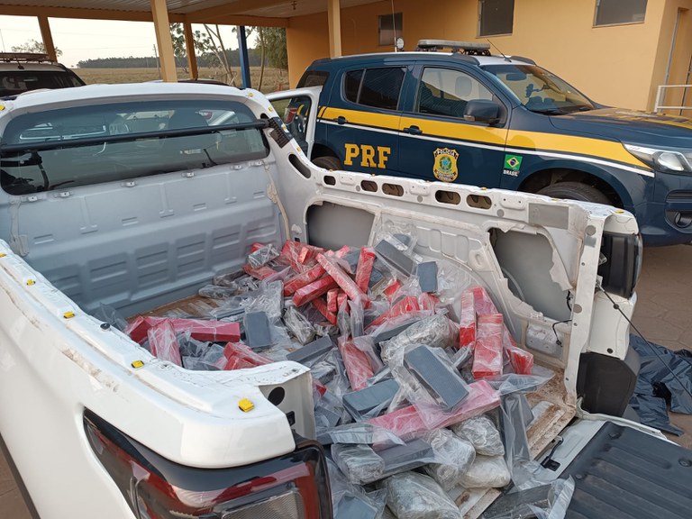 PRF apreende 210 Kg de cocaína em Bataguassu