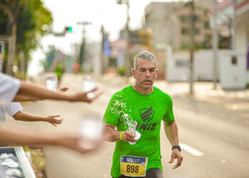 Corrida do Pantanal introduz pontos de resfriamento para aliviar o calor dos atletas durante a prova