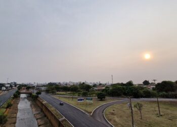 Mato Grosso do Sul enfrenta nevoeiro de fumaça e onda de calor sem previsão de chuva