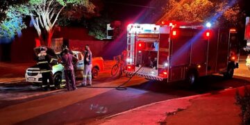Veículo apresenta falha elétrica e incendeia em Ivinhema