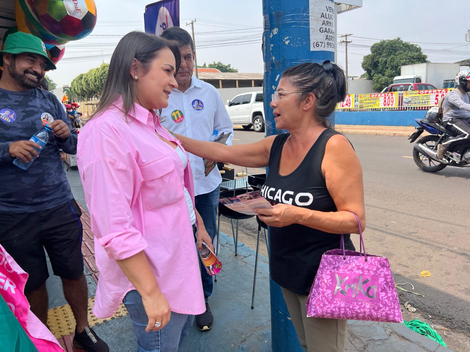 Prefeita Adriane realiza caminhada no Imbirussu e enfatiza avanços e projetos futuros