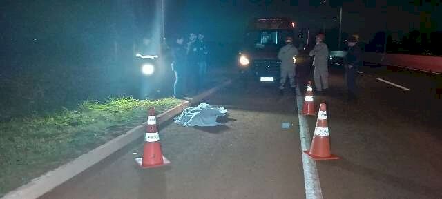 Jovem indígena morre atropelado na MS-156 em Itaporã e mulher é resgatada com sinais de esganadura