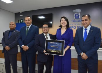 Presidente da Fiems e diretora de indústria são homenageados na Câmara Municipal