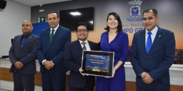 Presidente da Fiems e diretora de indústria são homenageados na Câmara Municipal