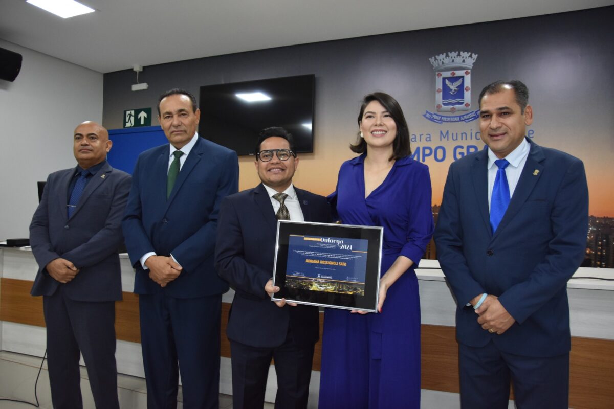 Presidente da Fiems e diretora de indústria são homenageados na Câmara Municipal