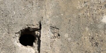 Homem fez 45 buracos em muro para mostrar pênis a vizinha na Vila Moreninha II