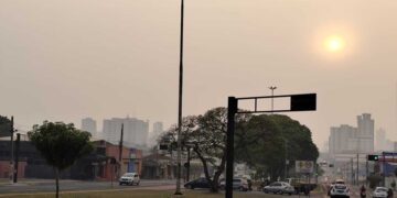 Sexta amanhece tomada por fumaça de incêndios, baixa umidade e calor de até 41°C