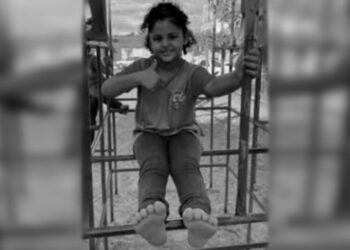 Escola suspende aulas e moradores declaram luto por morte de Valentina em incêndio em Deodápolis