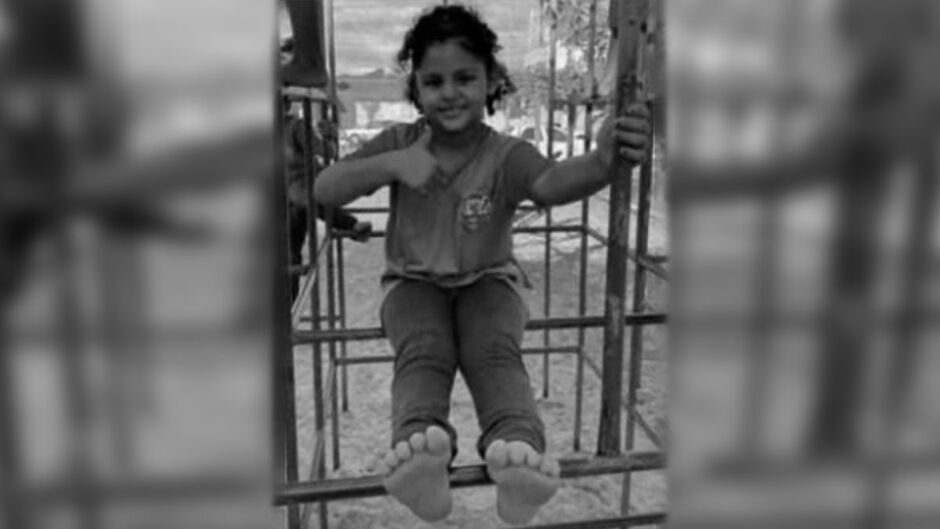 Escola suspende aulas e moradores declaram luto por morte de Valentina em incêndio em Deodápolis