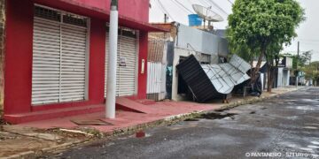 Tempestade deixa estragos em Aquidauana
