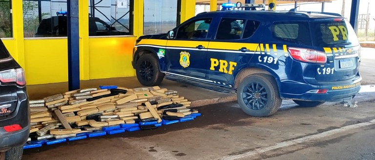 PRF apreende 560 kg de maconha em São Gabriel do Oeste Após Perseguição