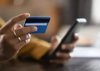 Homem denuncia agressões e retenção de benefício por parte da família em Campo Grande