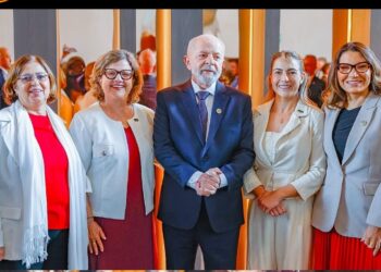 No México com Lula, Soraya Thronicke enfrenta pane em avião