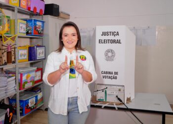 Vídeo: com Tereza, Adriane vota otimista e de olho em apoios em eventual 2º turno 