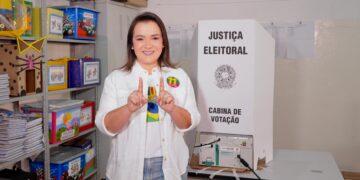 Vídeo: com Tereza, Adriane vota otimista e de olho em apoios em eventual 2º turno 