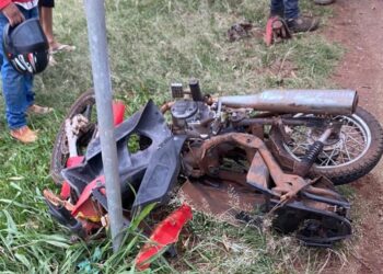 Motociclista de MS morre após bater moto em carreta em Pedro Juan