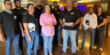 Adriane assina carta de compromisso com motoristas de aplicativo em Campo Grande