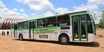 Ônibus movido 100% a gás natural começa a ser testado em Campo Grande