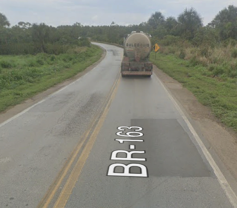 Homem morre e outro é socorrido em estado grave após moto bater em carreta na BR-163