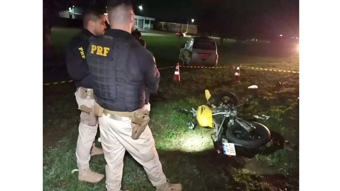 Motociclista m*rre em colisão com carreta na BR-163 em São Gabriel do Oeste
