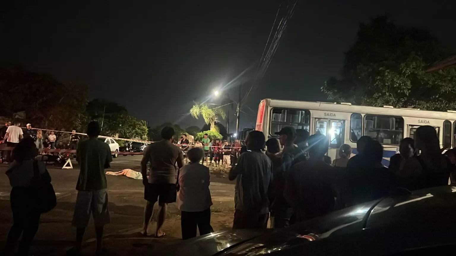 Jovem de 18 anos m*rre em acidente entre moto e ônibus no Jardim Monumento 
