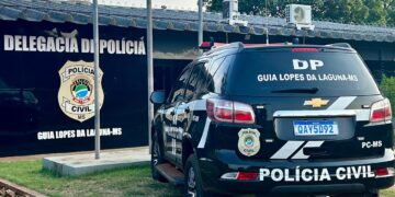 Polícia Civil apreende motocicleta de R$ 42 mil e prende dois homens por tráfico em Guia Lopes da Laguna
