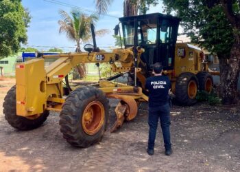 Civil de Ribas do Rio Pardo recupera motoniveladora furtada avaliada em mais de R$ 500 mil