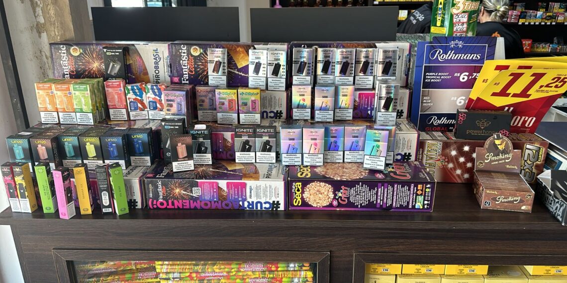 Proprietário de conveniência é preso por contrabando de cigarros e bebidas de origem paraguaia