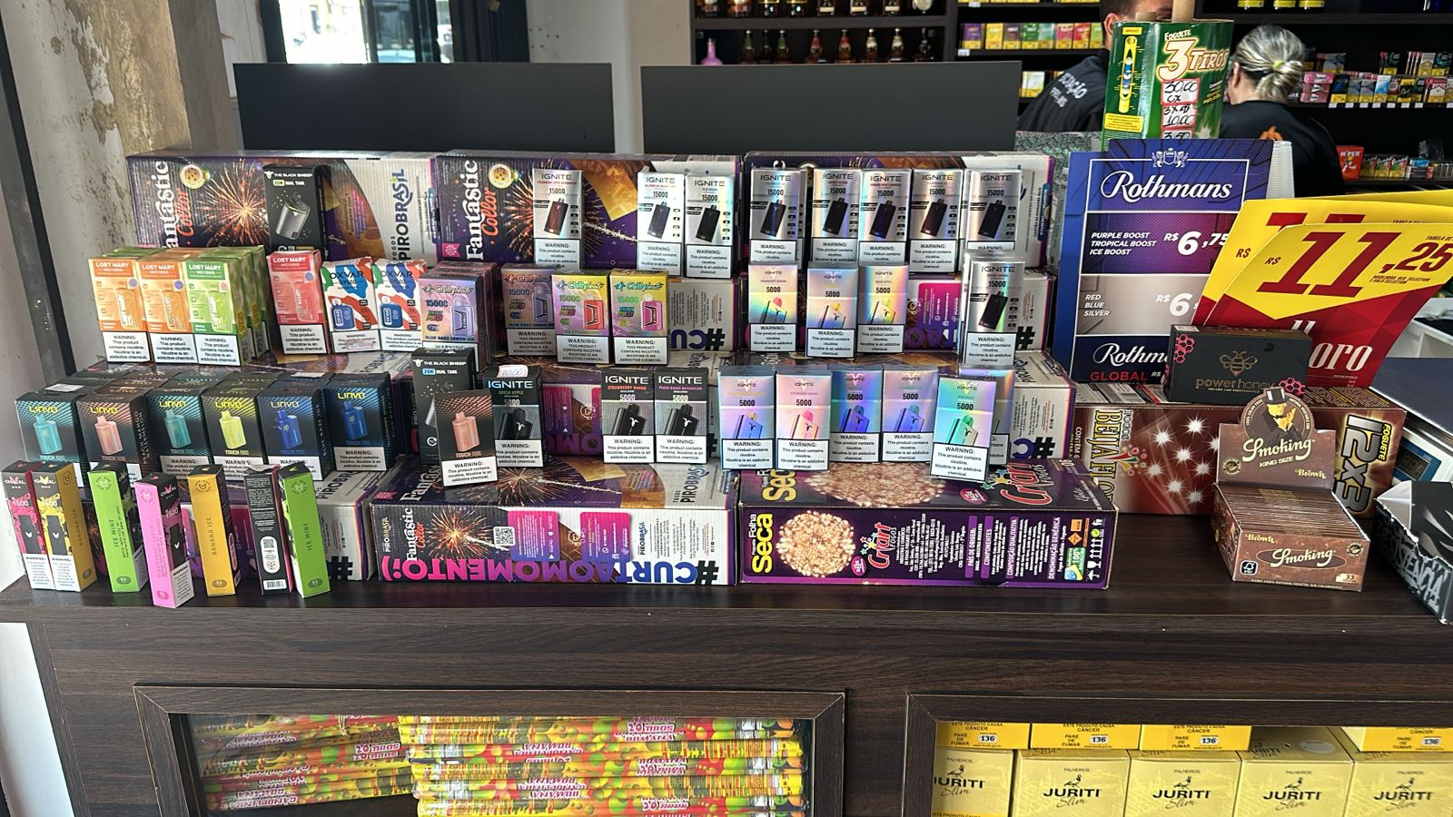 Proprietário de conveniência é preso por contrabando de cigarros e bebidas de origem paraguaia