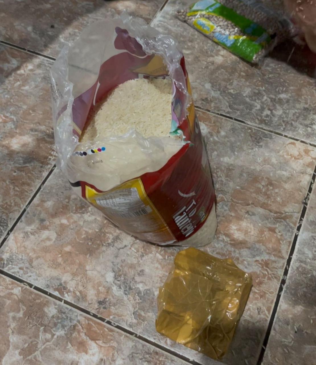 Polícia Civil flagra entrega de cocaína escondida em saco de arroz em Nova Andradina