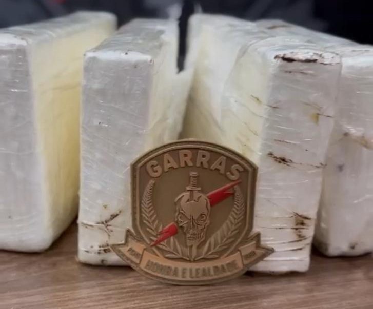 Homem é preso em Campo Grande ao ser flagrado com mais de 4 kg de cocaína em ônibus