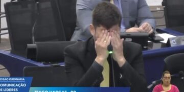 Vídeo: após nova derrota judicial, Tiago Vargas chora e diz que pensa em “tirar a própria vida”