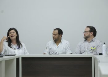 No Coren, Rose  diz que vai “honrar” piso dos profissionais de Enfermagem 