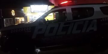 Jovem é alvo de tiros em Campo Grande e veículo suspeito aparece incendiado