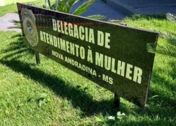 Homem visita ex-companheira com pastor, pede abrigo e faz ameaças